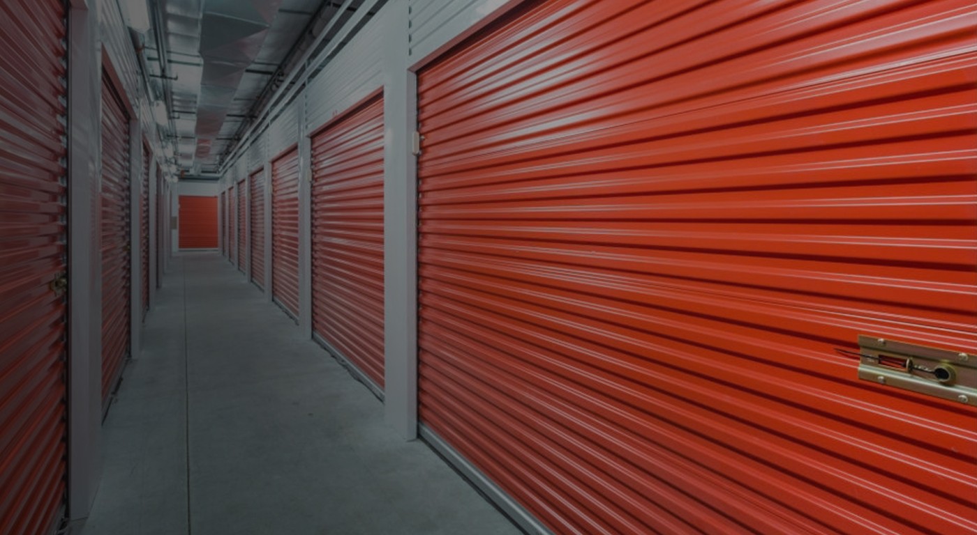 Stockbox Casablanca corridor with red unit doors